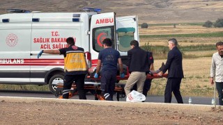 Otomobiller kavşakta çarpıştı: 4 kişi yaralandı