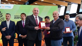 Özakalıın firma yetkilileriyle buluştu
