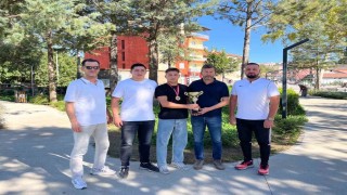 Pazarlarda 3 ay önce kurulan güreş takımı ilk şampiyonluğunu kazandı