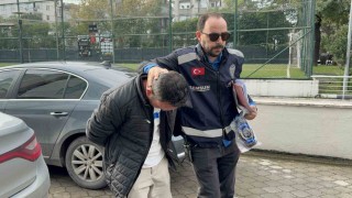Pencereden eve girip bıçak tehdidiyle cüzdan gasp etti