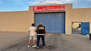 Polis 14 yıl 4 ay hapis cezasıyla aranan şahsı yakaladı
