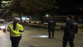 Polis ekiplerinin huzur ve güvenlik uygulamaları aralıksız sürüyor