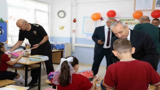 Polis Emeklileri Derneğinden öğrencilere okula başlangıç seti desteği
