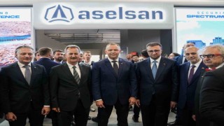 Polonya Cumhurbaşkanı Nawrocki, ASELSAN standını ziyaret etti
