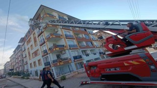 Prizden çıkan yangında 5 kişilik ailenin yaşadığı ev alevlere teslim oldu