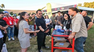 Red Bull Karton Tekne Yarışması fuar coşkusuna renk kattı