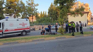 Refüjdeki ağaca çarparak devrilen motosikletin sürücüsü hayatını kaybetti