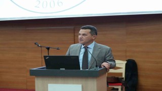 Rektör Ahmet Hamdi Topal: "Yapay zekanın, veri biliminin ve en ileri teknolojilerin mimarları sizler olacaksınız"