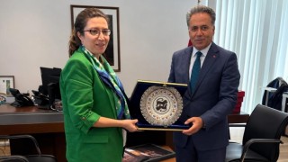 Rektör Akpolat'tan Frankfurt Başkonsolosu Akdevelioğlu'na ziyaret