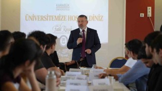 Rektör Kırışık, yeni dönemin ilk gününde öğrencilerle buluştu