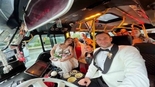 Rize'de gelin damat şehir içi minibüsle düğün salonuna gitti