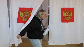 Rusya'daki parlamento seçimlerinin resmi olmayan ilk sonuçlarına göre Putin'in partisi birinci sırada