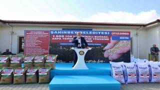 Şahinbey Belediyesi'nden çiftçilere bin 800 ton tohum desteği