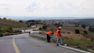 Sakaryada çelik oto korkuluk montajına başlandı