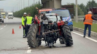 Samsun'da kamyonet traktöre çarptı: Sürücüler yaralandı