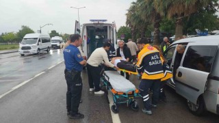 Samsunda motosiklet yayaya çarptı: 2 yaralı