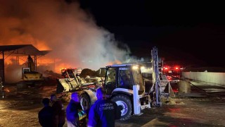 Samsun'da saman deposu alevlere teslim oldu
