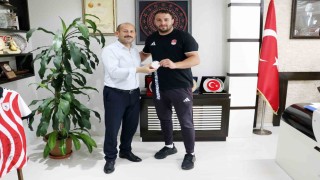 Samsunlu boksör Berat Acar, Akdeniz Oyunlarında gümüş madalya kazandı