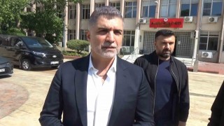 Sanatçı Özcan Deniz, kardeşlerinin hakaret davasında ifade verdi