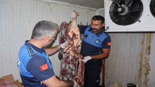 Şanlıurfada 315 kilo bozuk et ele geçirildi