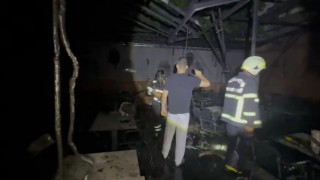 Şanlıurfada çıkan yangında işyeri kullanılamaz hale geldi