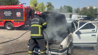 Şanlıurfada otomobil alevlere teslim oldu