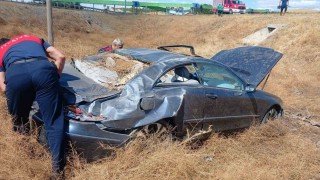 Şarampole uçan otomobilin sürücüsü yaralandı