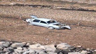 Şarampole yuvarlanan otomobildeki bebek öldü, 6 kişi ise yaralandı