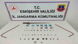 Satılmaya hazırlanan tarihi eserler ele geçirildi