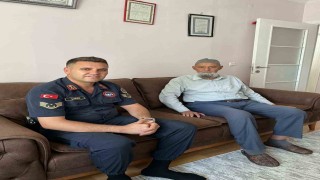 Şehit babasına vefa ziyareti