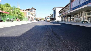 Selendi Atatürk Caddesinde yılların yol sorunu çözülüyor