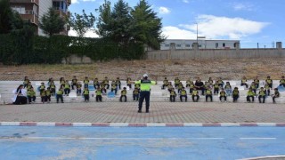 Siirt'te çocuklara trafik güvenliği eğitimi