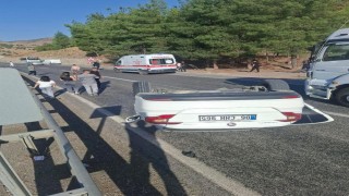 Siirt'te otomobil takla attı: 2 kişi ölümden döndü