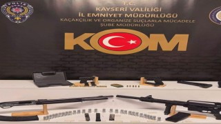 Silah taciri polisten kaçamadı
