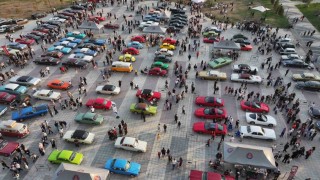 Sincan Park'ta klasik otomobil rüzgarı