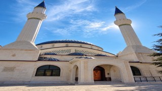 Sincik'te Söğütlü Camii ve Gençlik Merkezi'nde çalışmalar sürüyor