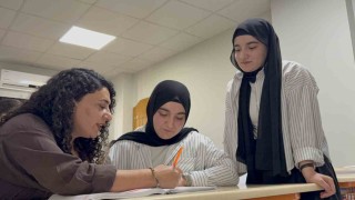 Şırnakta ikiz kardeşlerden büyük başarı: Aynı üniversitede Tıp Fakültesini kazandılar