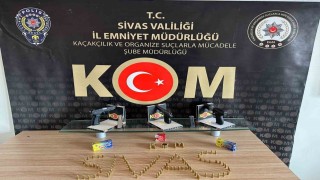 Sivas merkezli 4 ilde kaçak silah operasyonu: 2 tutuklama