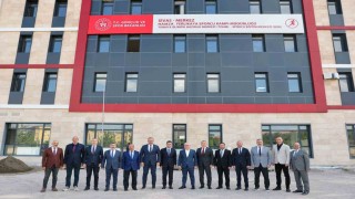 Sivas Valisi Şimşek, devam eden çalışmalarda incelemelerde bulundu