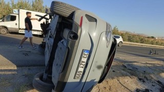 Sivrihisarda kontrolden çıkan otomobil yan yattı: 1 yaralı