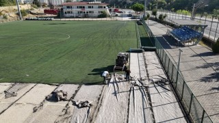 Soğuksu Sentetik Futbol Sahasının zemini yenileniyor