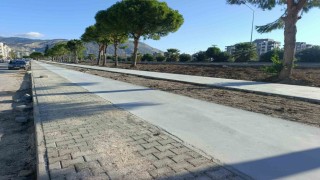 Söke'de Bisiklet ve Yürüyüş Yolu Projesi'nde beton döküm çalışması tamamlandı
