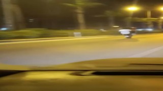 Sosyal medya şovu uğruna trafiği birbirine katan motosikletliler kamerada