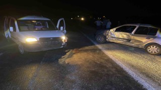 Şuhutta trafik kazası: 2 yaralı