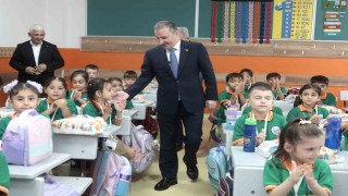 Sultanbeylide 9 bin öğrenciye ücretsiz kırtasiye desteği