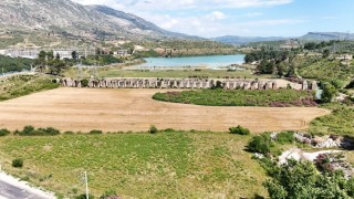 Tarihi su kemerleri zamana meydan okuyamadı