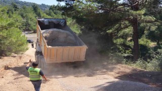 Tarsusun kırsal mahallelerinde ulaşım için yol mesaisi