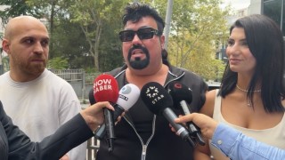 Tehdit edildiğini söyleyen ünlü şarkıcı Kobra Murat savcılığa başvuracağını açıkladı: "1 milyon dolar vereceksin, evini keleşle tararız diyorlar"
