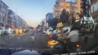 Tekerlekli sandalyedeki vatandaşın ayağına çarpıp yoluna devam etti