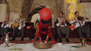 TEKNOFEST robotu sıra gecesinde çiğköfte yoğurdu